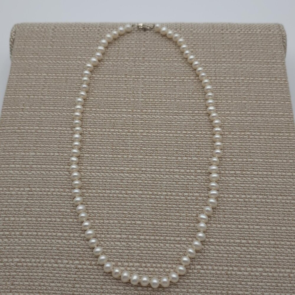 18 Inch Sterling Silver Simple Genuine White Pearls Necklace B332